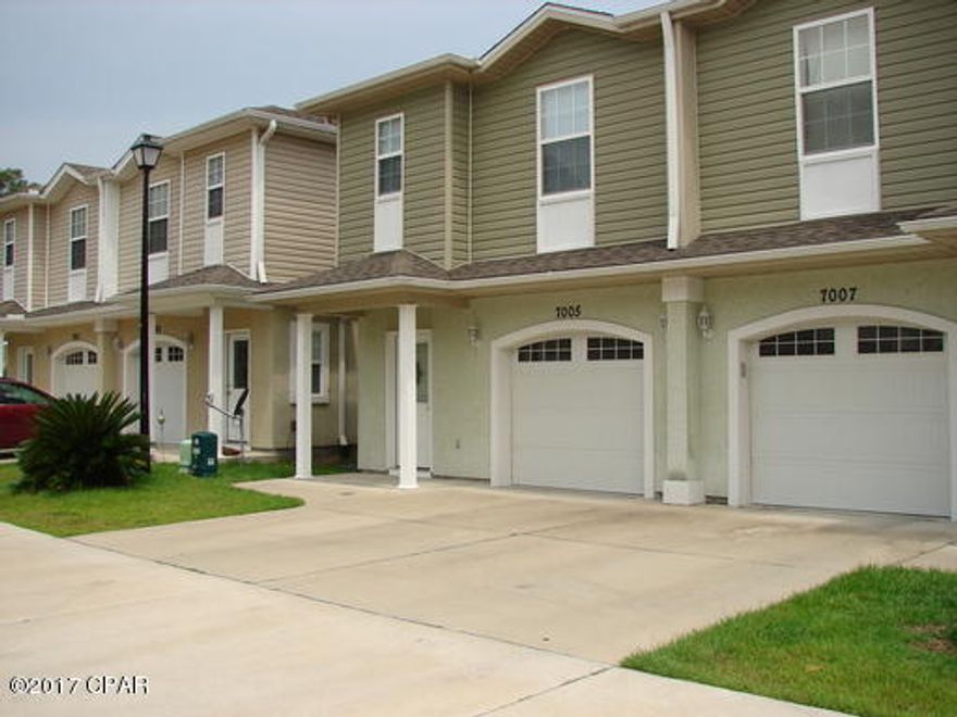 Town homes built in 2008 in the Fox Trace Subdivision with 1 car garage and spacious bedrooms. Homes have 9' ceilings, ceramic tile floors, carpet, walk in closets in master bedroom has walk in closets, and master bath in master bedroom.



All measurements are approximate.