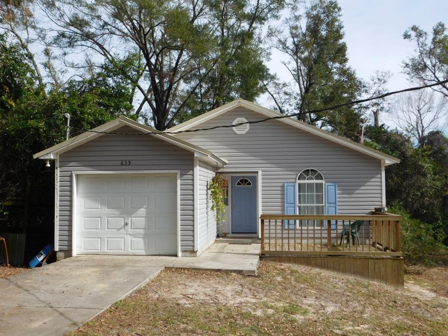 Nice 3/2 home in the city limits of Chipley. Home offers kitchen with laundry area, spacious living/dining room. Master bedroom has master bath. Covered back deck. Attached garage. Home has newer metal roof and newer CH/A. Close to shopping, medical needs and other amenities.