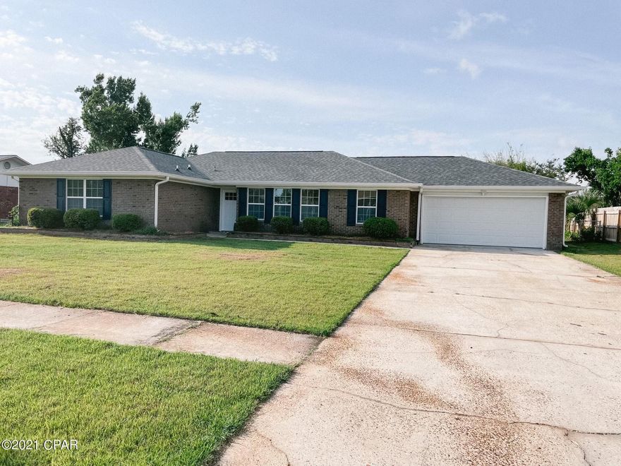 Gorgeous  interior remodel, move in ready. 4 bedroom, 2 bath located in the Belaire Estates subdivision. It is located in Lynn Haven with restaurants, schools and shopping close by. Updated with, beautiful bamboo flooring, tile in bathrooms, ceiling fans, all new fixtures and fresh paint. The master bedroom has two full sized closets with double sinks in the master bath. The kitchen has all new stainless steel appliances with lots of cabinet and counter space. The French doors open to a Florida room that opens to the large, level yard. This large home provides lots of space for family and entertaining. This house is a must see! All sizes are approximate and should be verified.