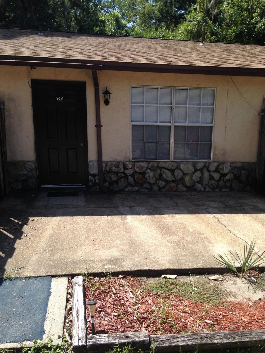 Very Charming 1 Bedroom and 1 Full Bath apartment located in the heart of the city. Close to shopping, schools, TAFB, dining, and entertainment. Apartment features a closed in patio at the entrance, fresh paint, updated appliances, new doors and windows, updated fixtures, and a small common area for children to play.



*7 Month lease at first then month to month after*



*No Pets*