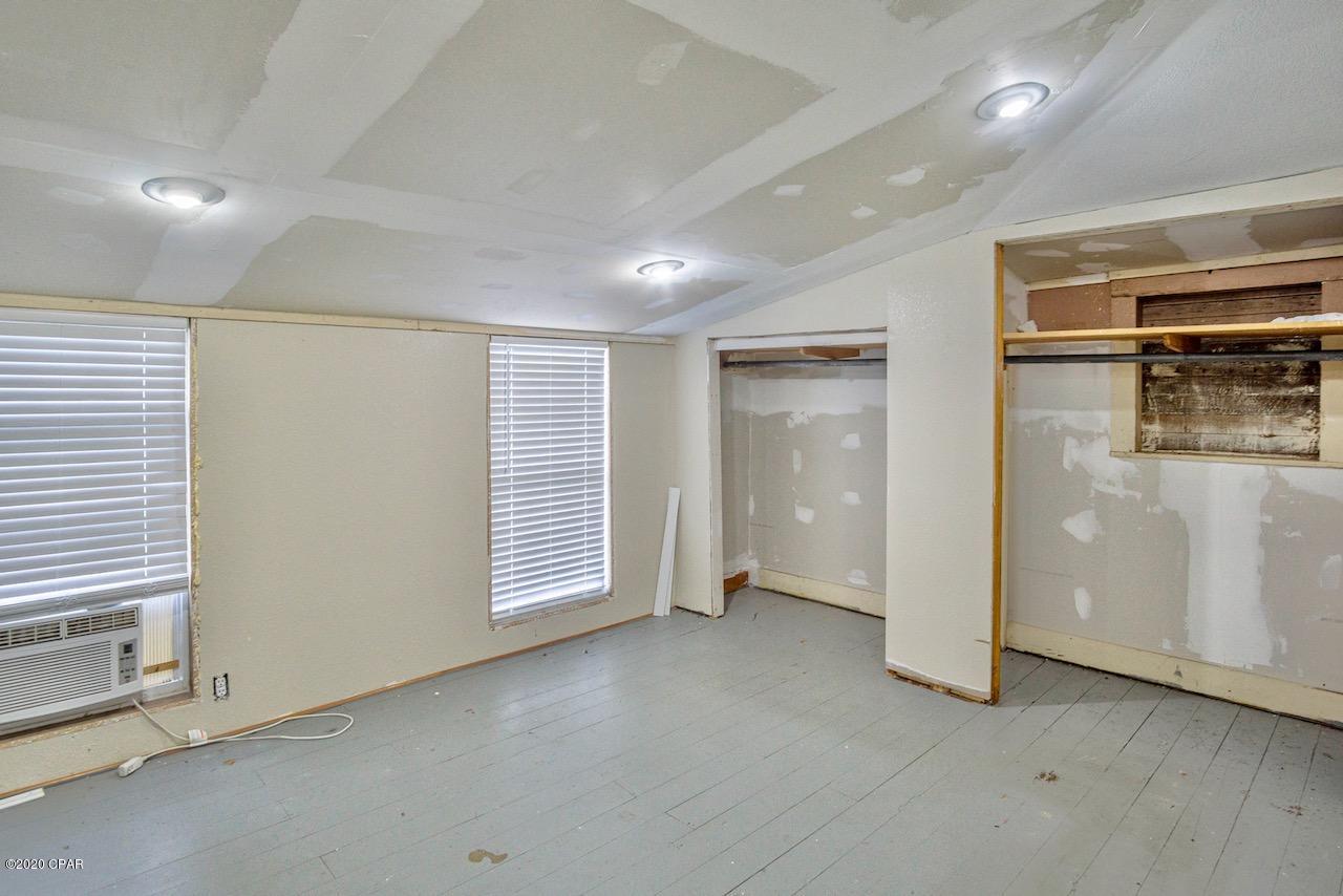 [No Recorded Subdiv] - Land