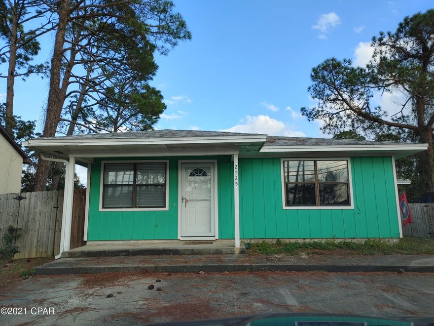 Freshly painted 2 bedroom, 1 bath unit in Panama City Beach, just 2 blocks to Thomas Drive Publix plaza. Unit comes with stove, dishwasher, refrigerator, washer and dryer, fenced backyard and privacy. Bedrooms are carpeted, the rest is vinyl flooring. In good shape and ready for the next tenant. Lease required. No pets