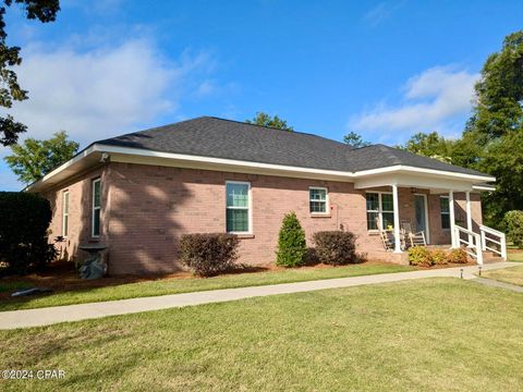 A home in Marianna