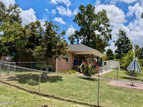 A home in Marianna