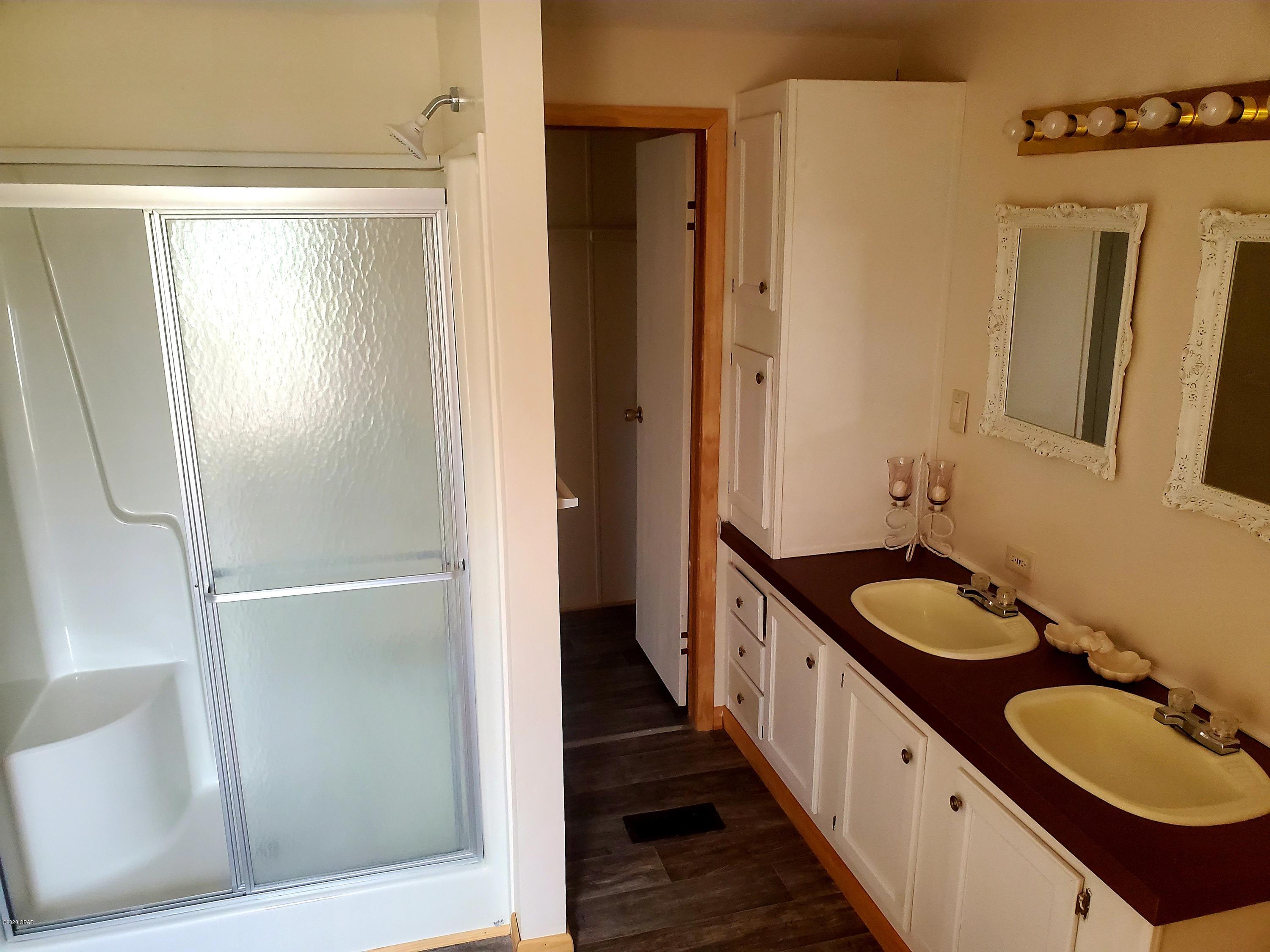 [No Recorded Subdiv] - Land