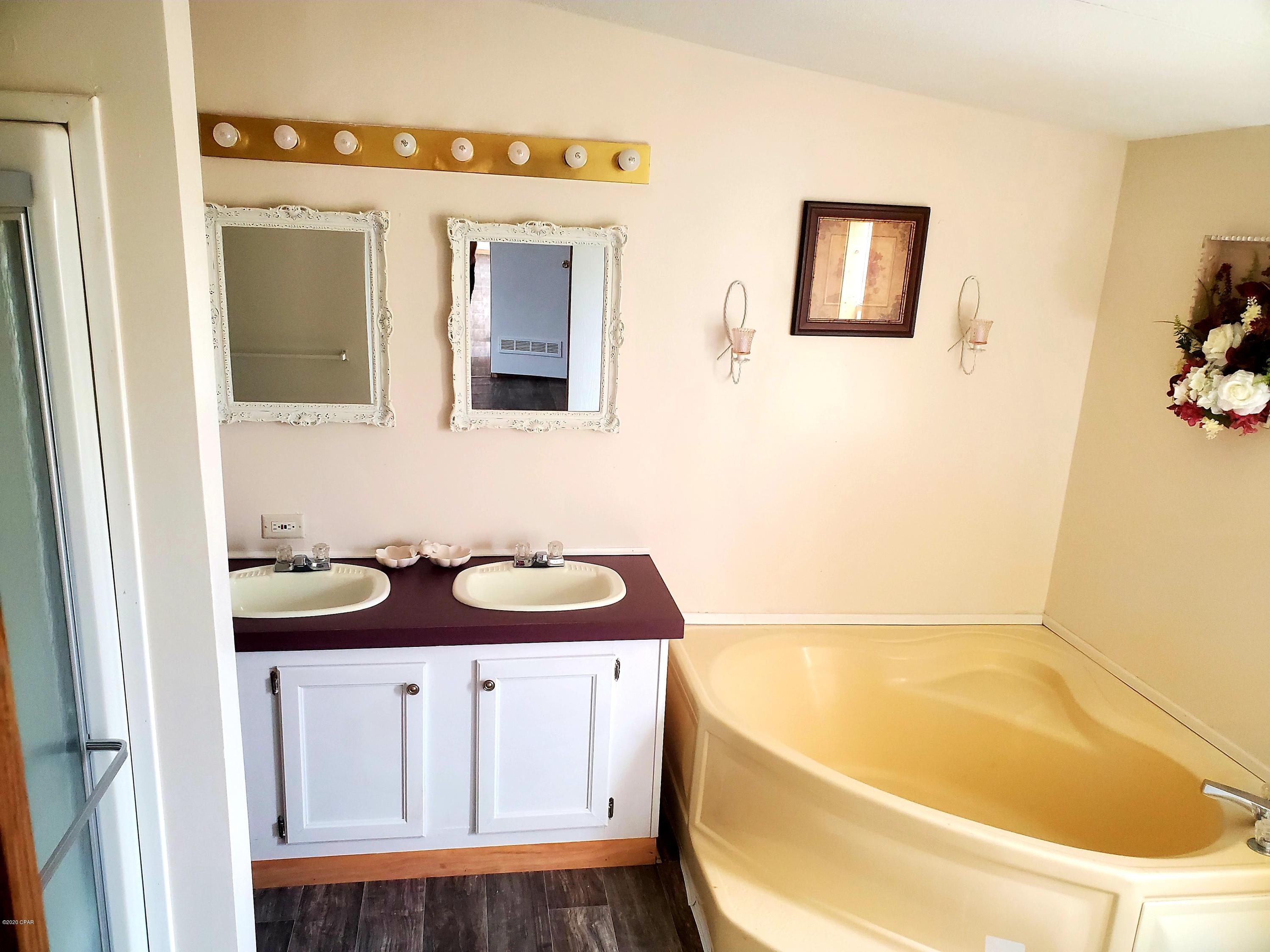 [No Recorded Subdiv] - Land