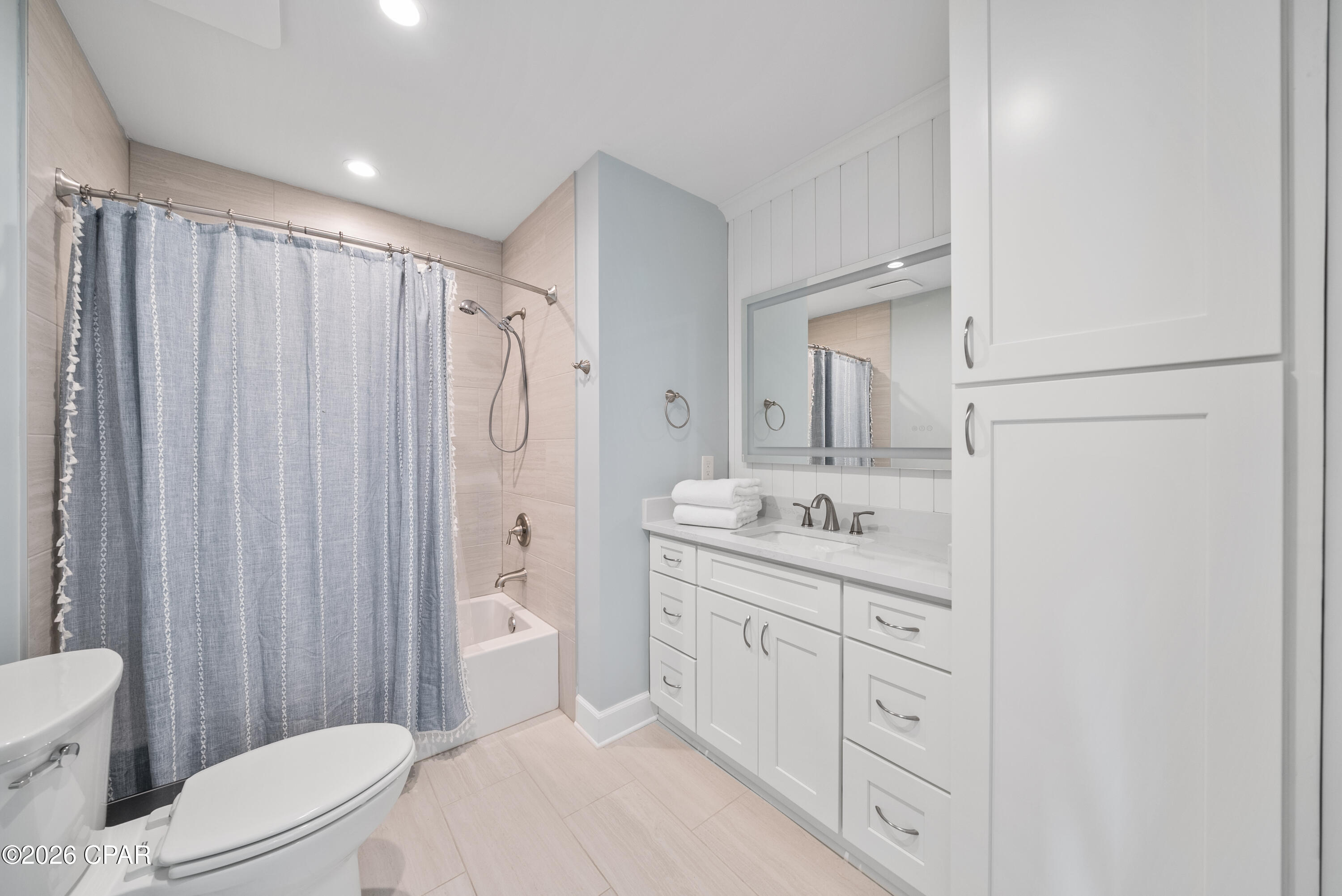 Lakeside Villas - Residential Lease