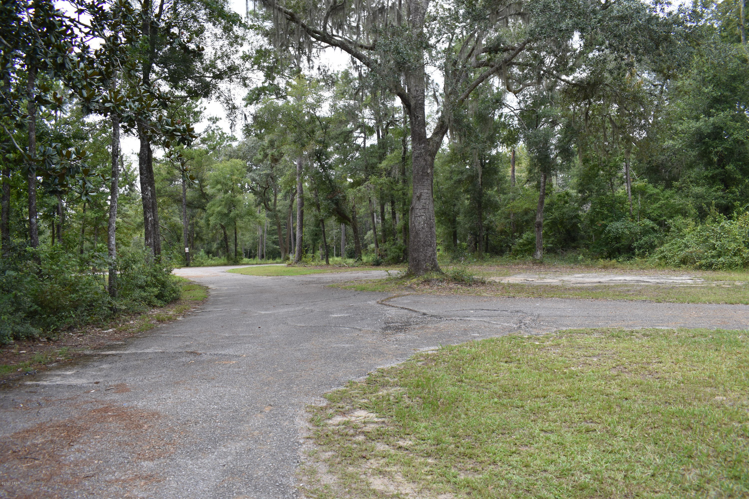 Paradise Lakes - Land