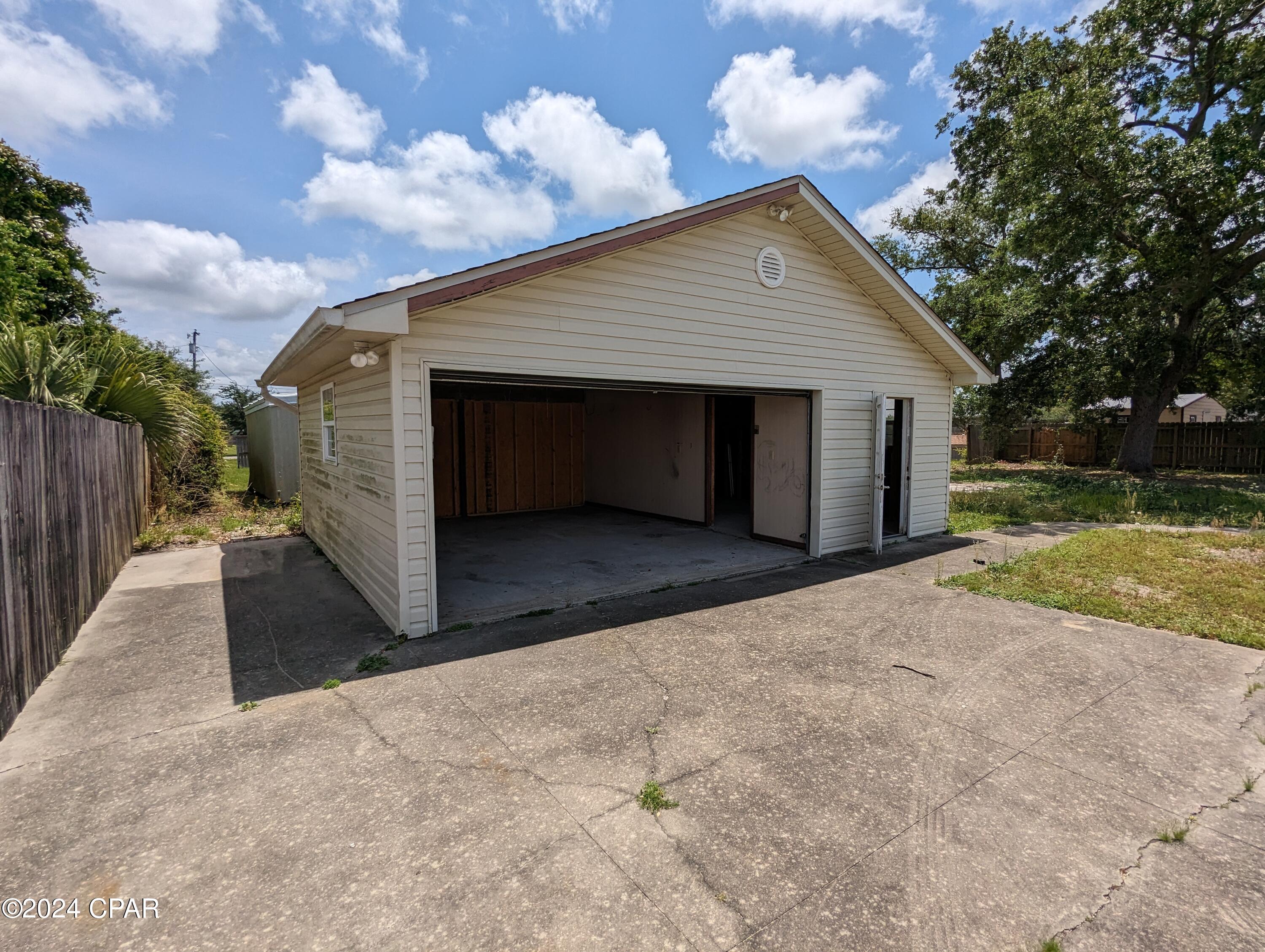 Bay Park Manor Revised C&I - Land