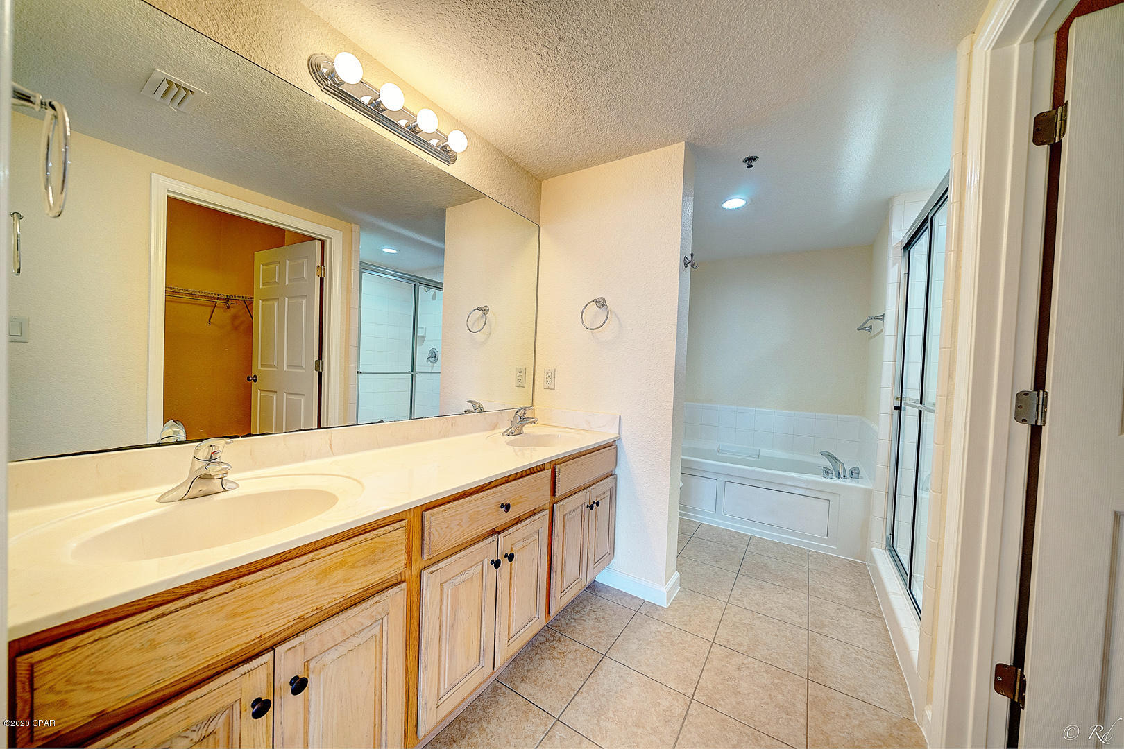 Hibiscus By The Bay - Residential