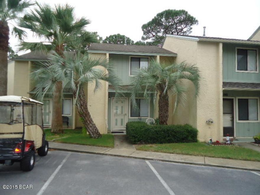 Age, SF, and dimensions approximate.