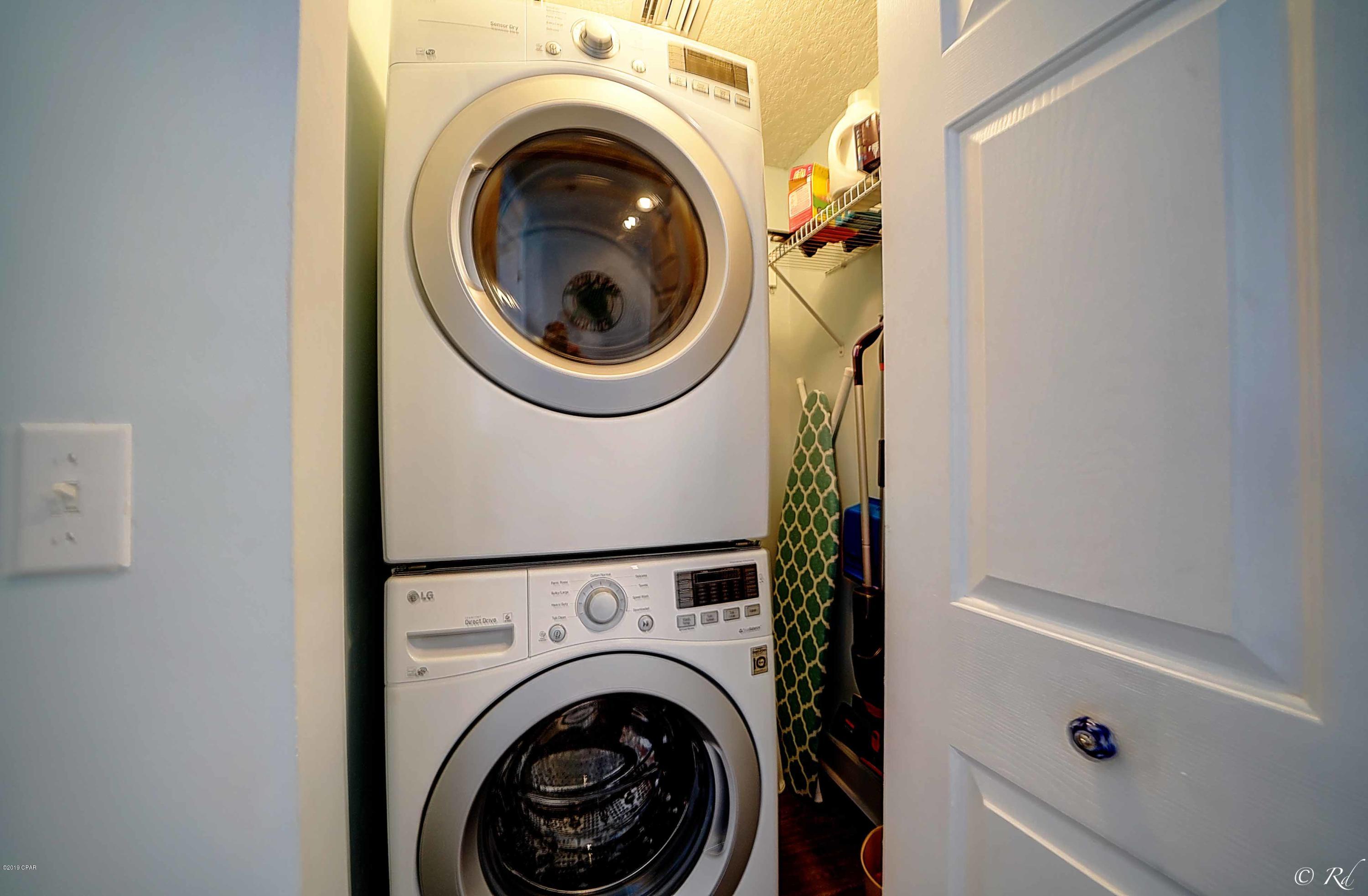 Twin Palms Resort - Residential