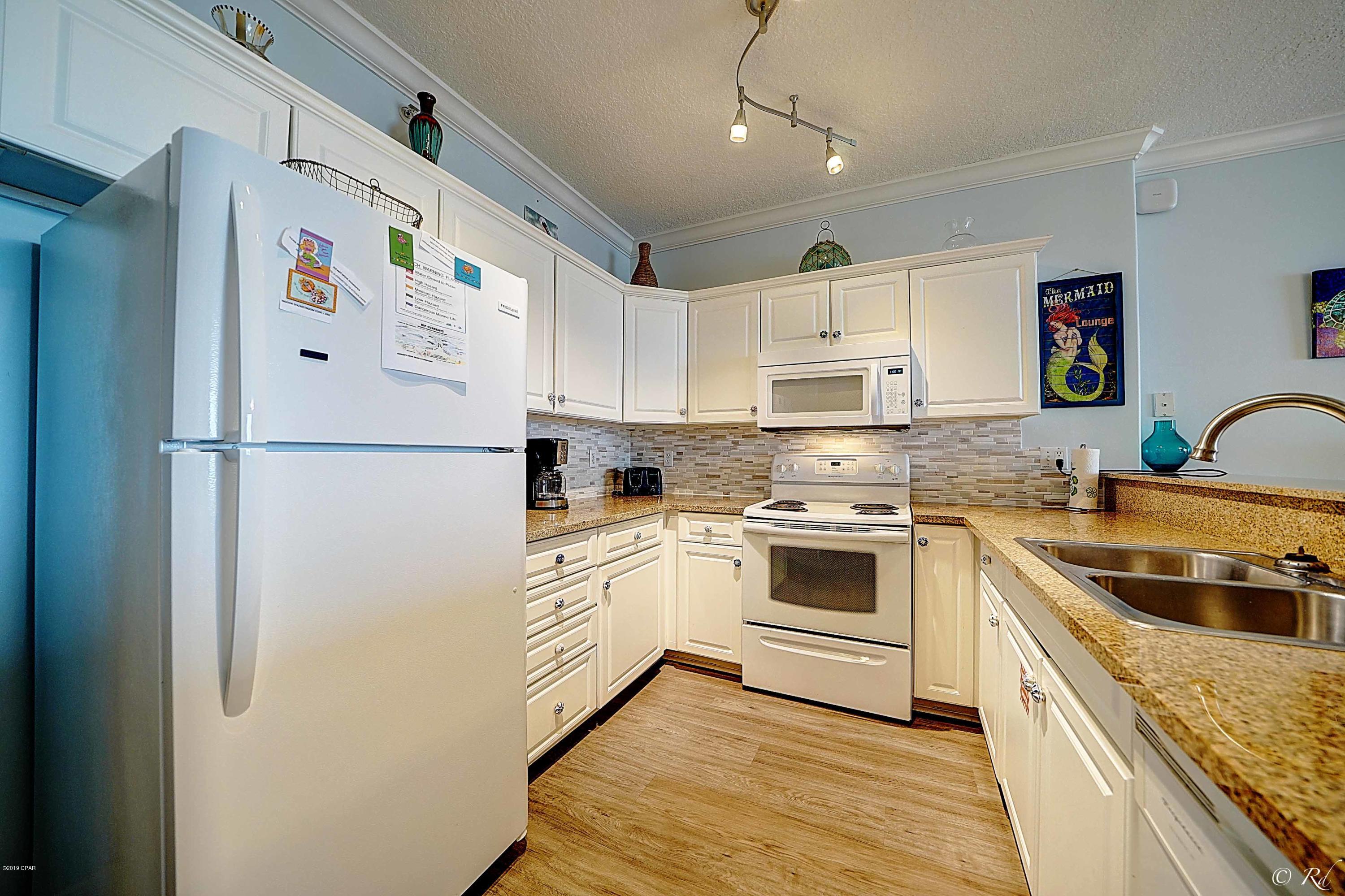 Twin Palms Resort - Residential