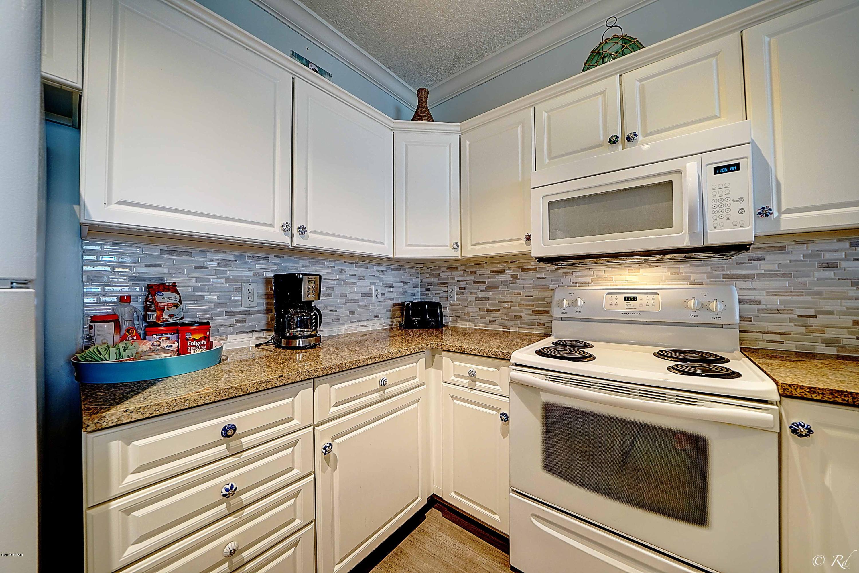 Twin Palms Resort - Residential