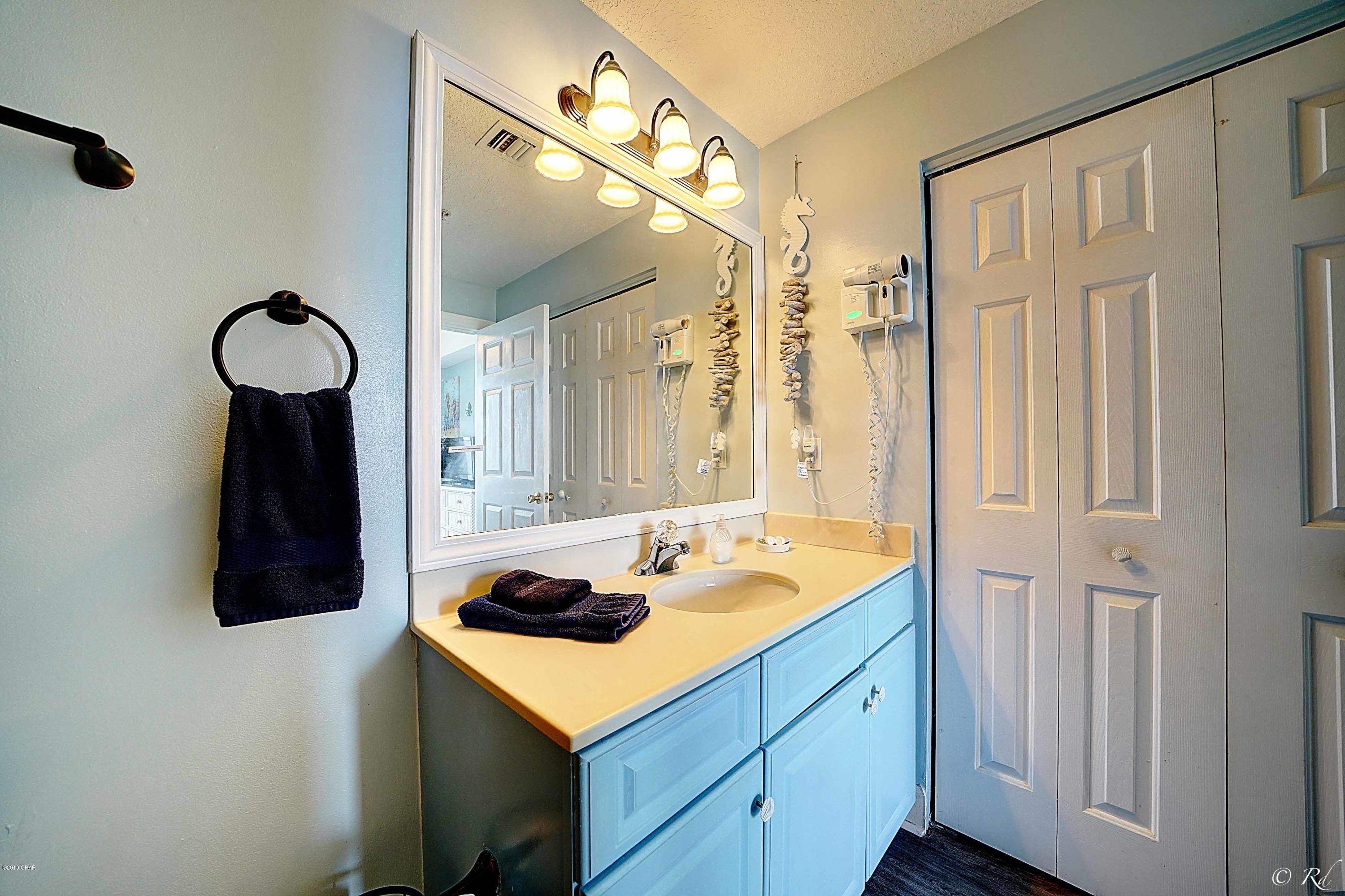 Twin Palms Resort - Residential