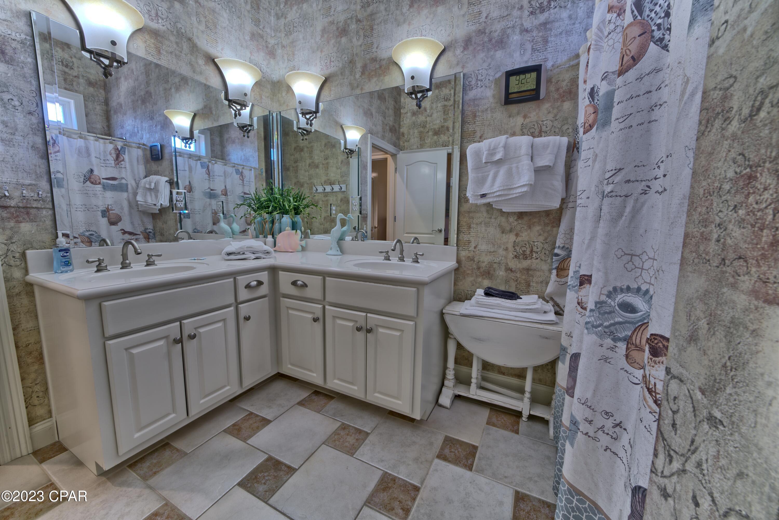 La Valencia Beach Resort - Residential