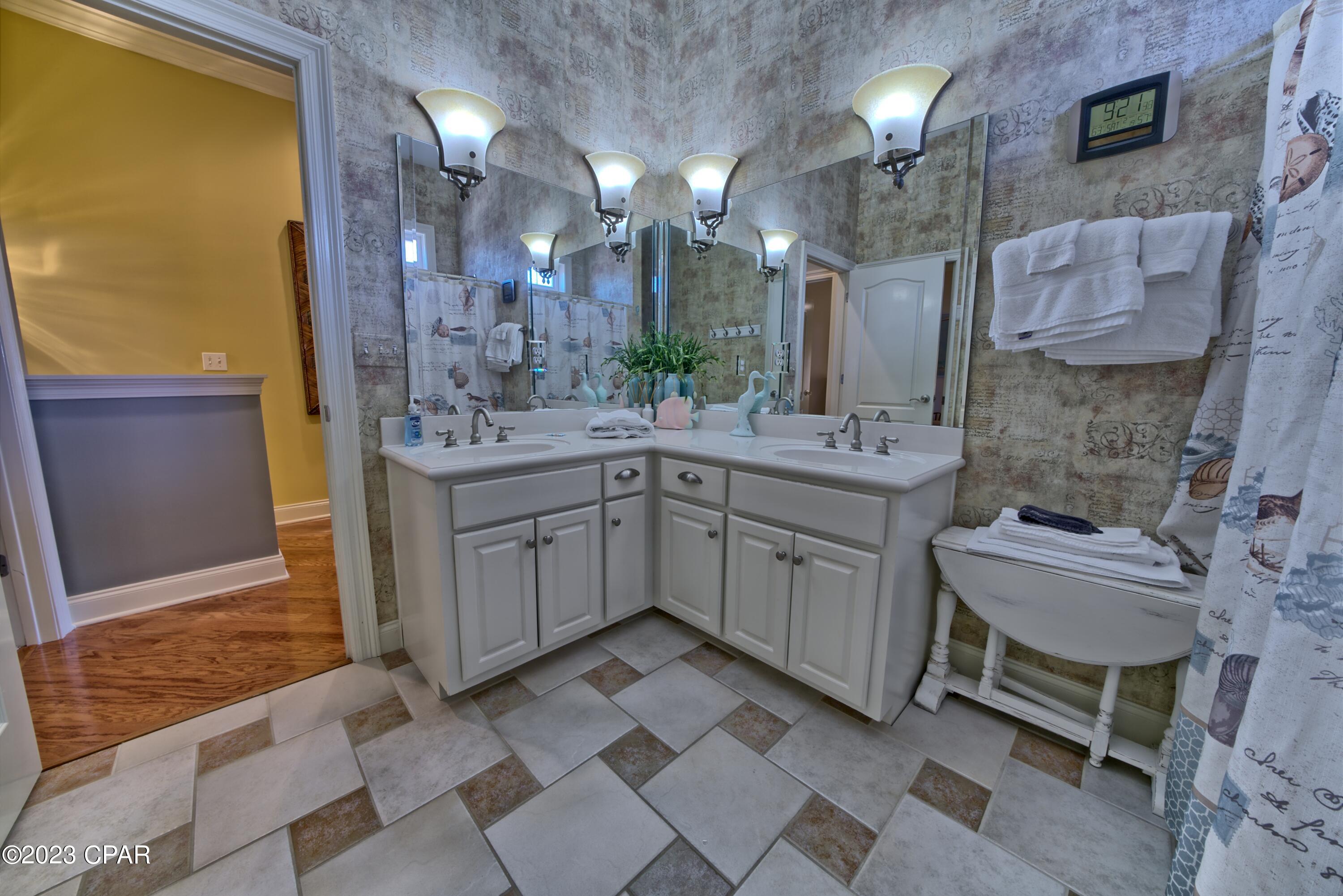 La Valencia Beach Resort - Residential