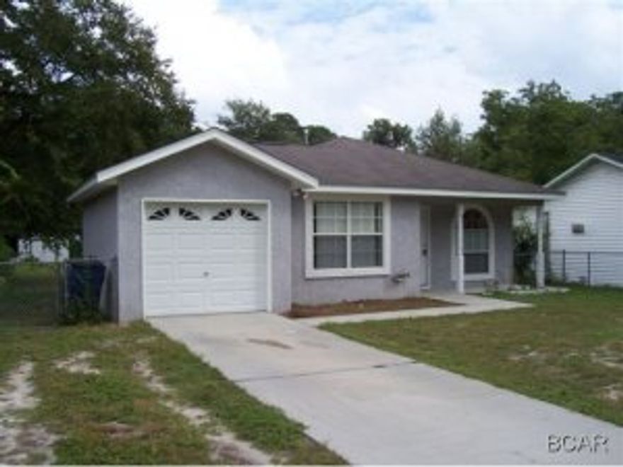 Charming 3 Bedroom, 2 Bath home with pergo floors, upgraded appliances, 1 car garage. Located in sought after St. Andrews area. Pets Negotiable