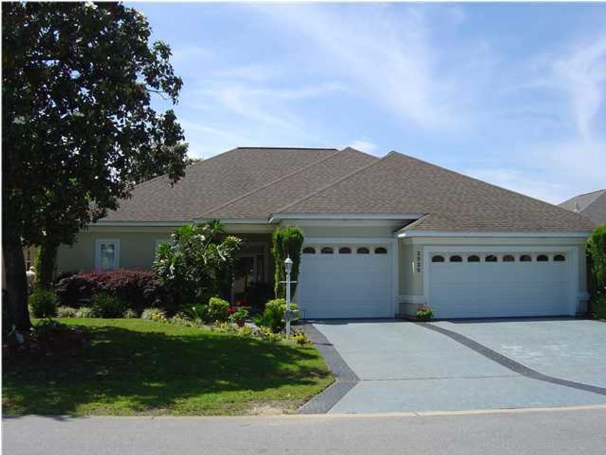 Age,Sf,Lot,Rm Sz Approx: Great floor plan w/ 3 car garage with built in storage, screened porch, domed ceiling in the foyer, tray ceiling in dining room and family, extra bath has direct access to rear yard perfect for adding a pool. Master suite features 11'X8' walk in closet, home feature storage above most closets, gas fireplace, built book shelves in family room, 10' ceilings, 4th bedroom is currently used as a study. Beautiful home in desirable built out community. Community facilities include club house, pool, hot tub, 2 piers, water front picnic area, and 7.5 acre preserve with a nature walk.