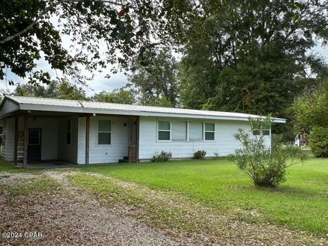 A home in Blountstown