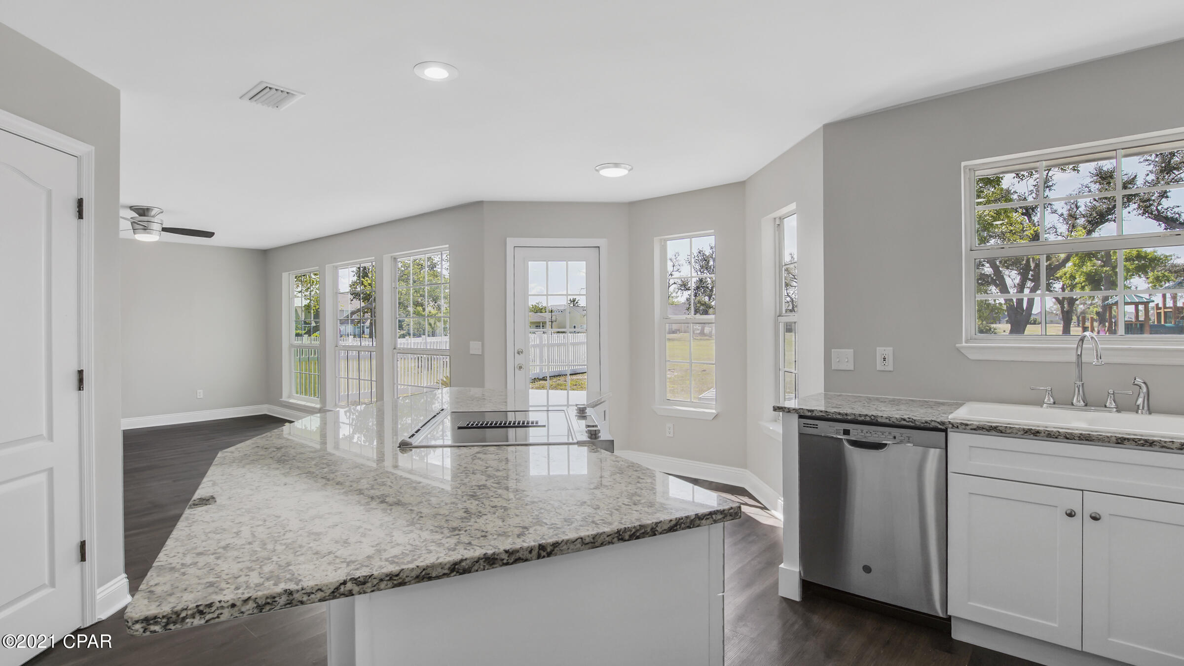 Country Club Harbour Estates - Residential