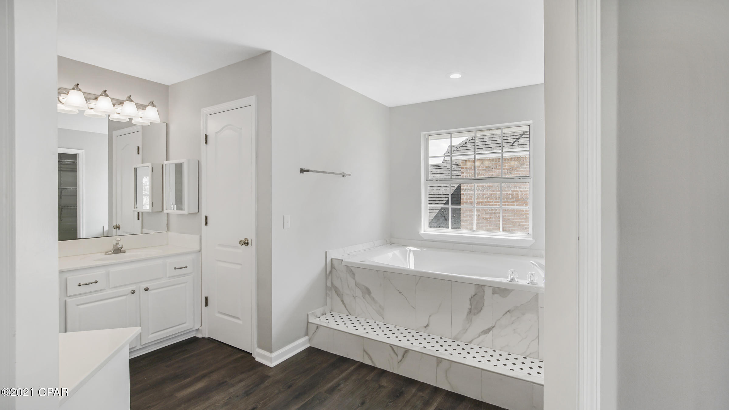 Country Club Harbour Estates - Residential