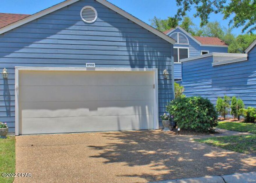 This unit, located in Bay Point, has a 2 car garage, open family room, and sliding glass doors opening up to the patio. Large kitchen space with breakfast bar, spacious master bedroom leading into the large master bathroom with double vanity, bathtub, and a separate shower. Bay Point provides entertainment with world-class championship golf courses, a marina and is a gated community.