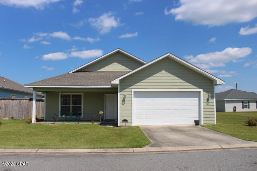 Looking to down size, this home is in Move in Ready condition. Low maintenance yard with underground utilities. The vacant adjoining lot can be purchased for an additional $15,000 with the home. The buyer would have first option to purchase the lot, will not sell first. Perfect for a pool or separate garage/workhop or RV port. Would be the only home in the subdivision with the additional space. Home is approx 7 miles from Sunland and the Federal Correctional Institution, 4 miles from Chipola College, 2 miles to Interstate 10 and 2 miles to town center. This home is located in a small subdivision close to shops, restaurants, medical and schools. Walking distance to Turner's landing to access the Chipola River for kayaking, canoeing, fishing, and swimming.