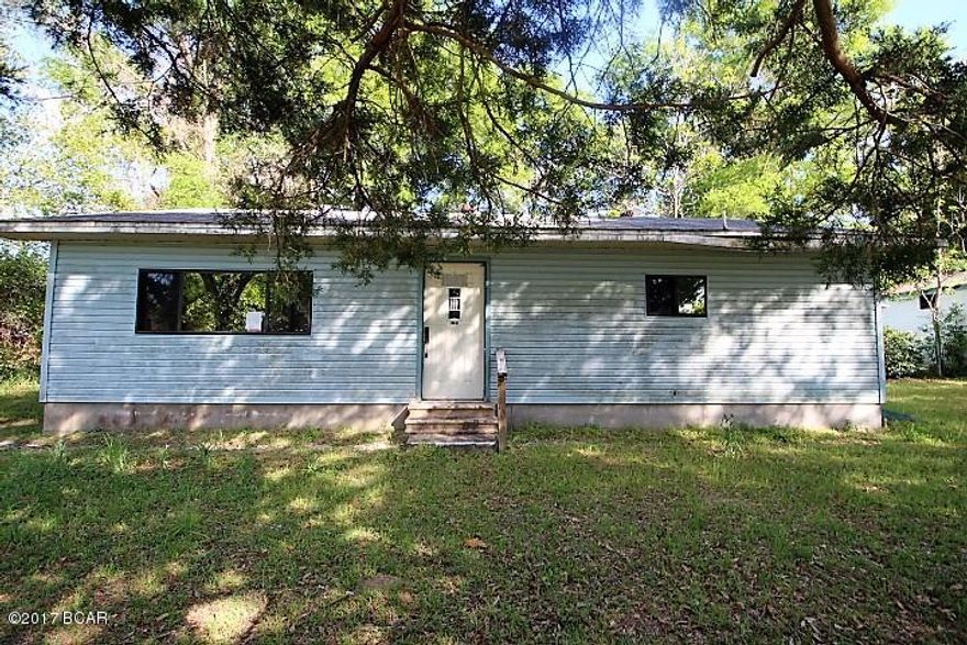 * PRICE REDUCED * Cottage style home in Wausau, FL. Just right for first time homebuyers!  Would make a good investment property also.  There is a large living/dining/kitchen area and 3 nice size bedrooms.  The location is great as it is only a short drive down to Panama City Beach on the coast, home of some of the world's greatest beaches.  Would make a great place for Snowbirds!  It's only a short drive to the international airport also.