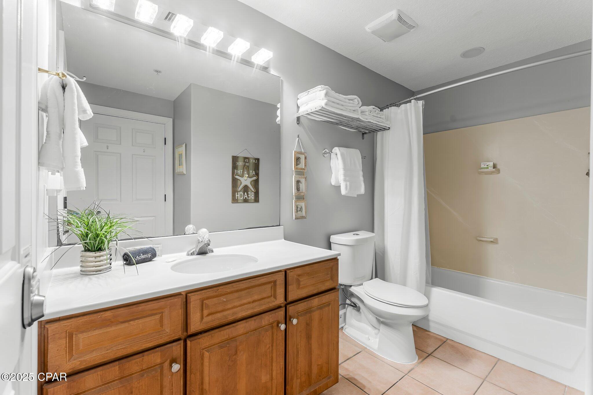 Twin Palms Resort - Residential