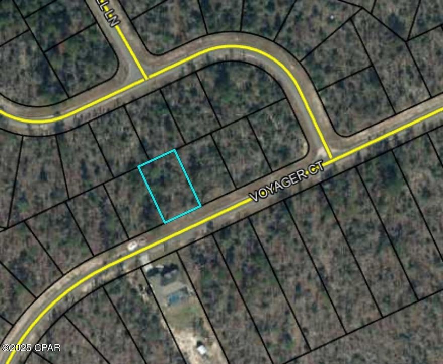 Nice building lot in Sunny Hills subdivision. Lot is off of the North entrance on Elkcam Blvd. Perfect for your new home. Lot is wooded. Close to.several fishing areas, golf course, and seasonal (pay) swimming at Boat Lake. Lot is not far from Hwy 77. Approx 40 minutes to Panama City Beach to the south and 20 minutes to Chipley and access to I-10. Sunny Hills is a deed restricted subdivision.  Site built homes only.