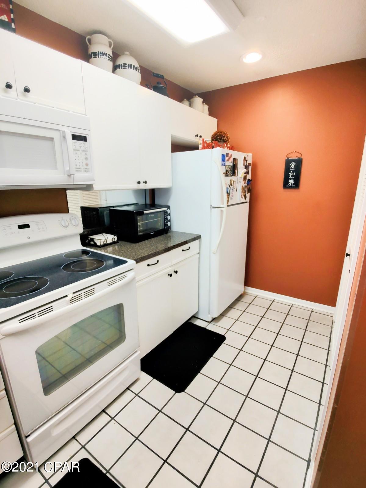 Edgewater Golf Villas V-B - Residential