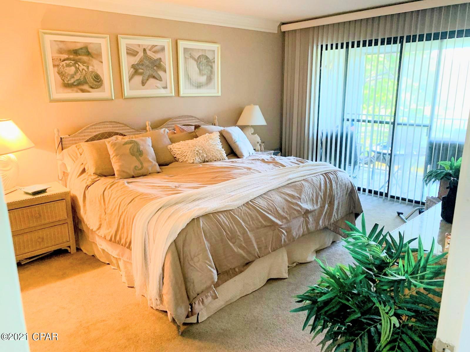 Edgewater Golf Villas V-B - Residential