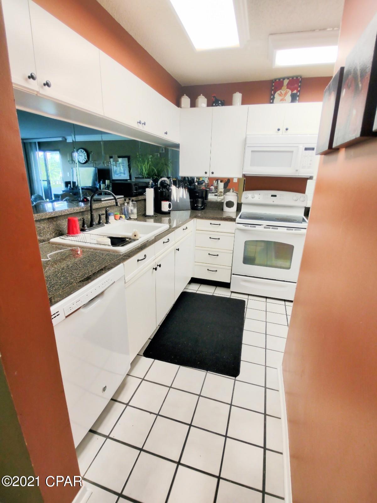 Edgewater Golf Villas V-B - Residential