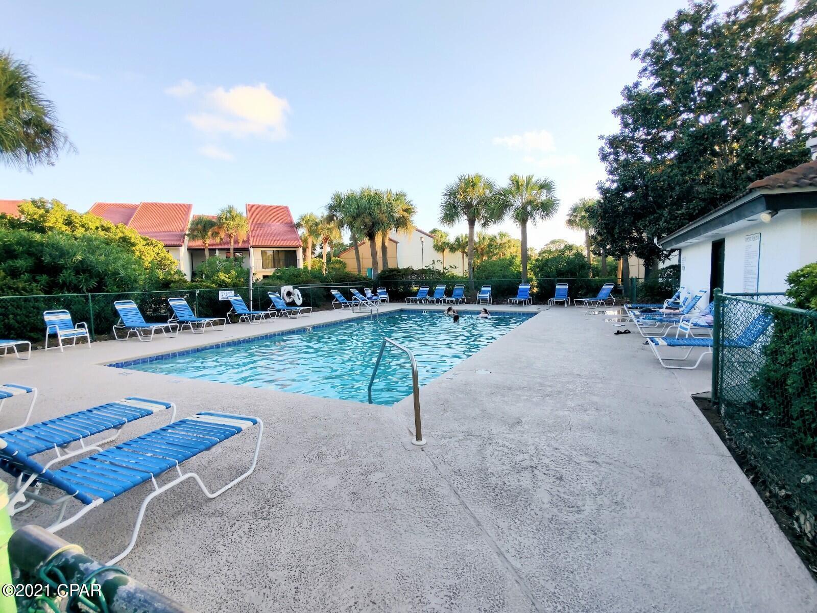 Edgewater Golf Villas V-B - Residential