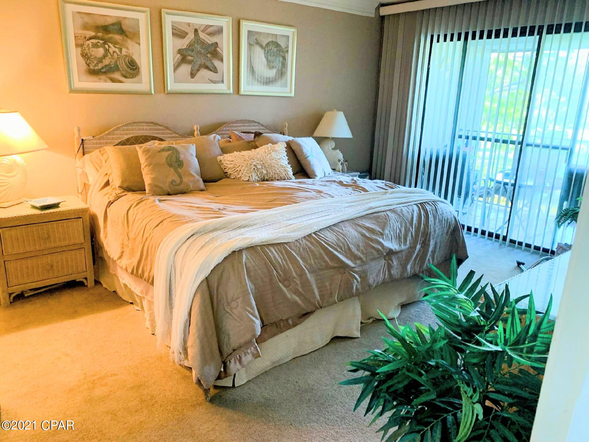 Edgewater Golf Villas V-B - Residential