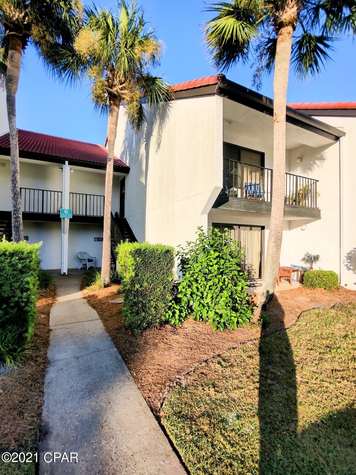 Edgewater Golf Villas V-B - Residential