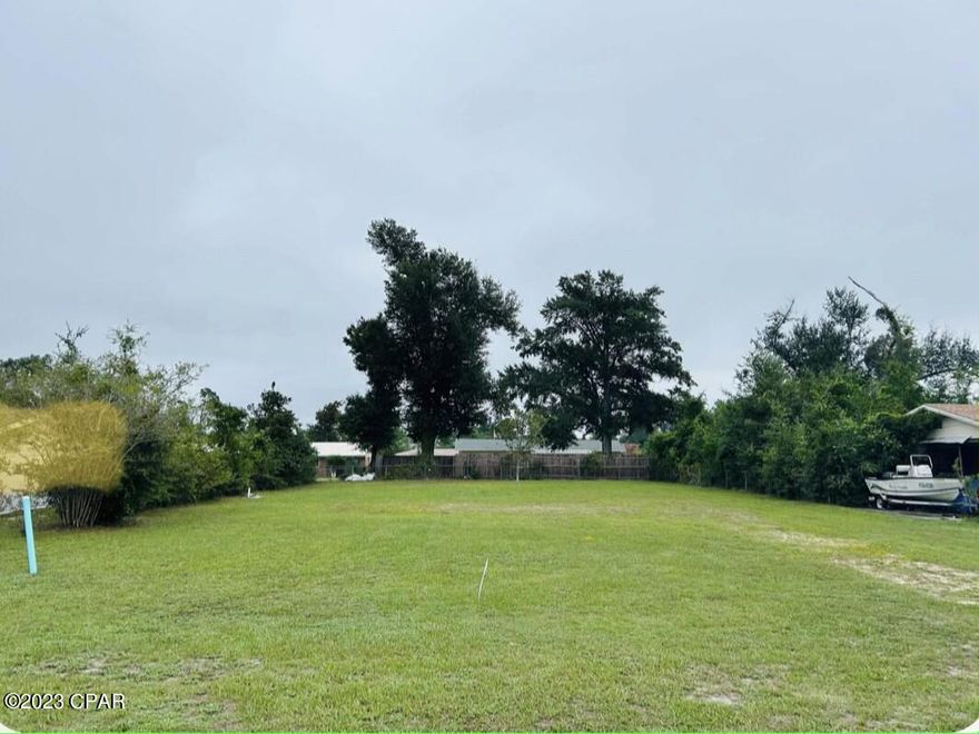 Discover the perfect canvas for your dream home in Panama City, FL! This prime residential lot spans 85 x 140', totaling .27 acres, with convenient city road access. Offering essential utilities including electric, private well, public sewer, water, and gas. Imagine the potential for lucrative rental projects in this no-HOA community, just minutes away from the enhanced Tyndall Air Force Base (just 10 minutes away). Your opportunity awaits - seize it now!