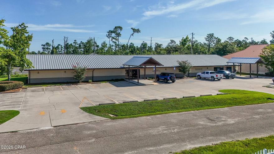 Very Nice Medical buildout in this spacious office near 23rd St. on Jenks Ave. This offering, Suite B, has 3,250 SF, featuring exceptional design for most any medical application. $19.00 PSF is Base Rent, with NNN to tenant.
Covered canopy entrance with dedicated parking.