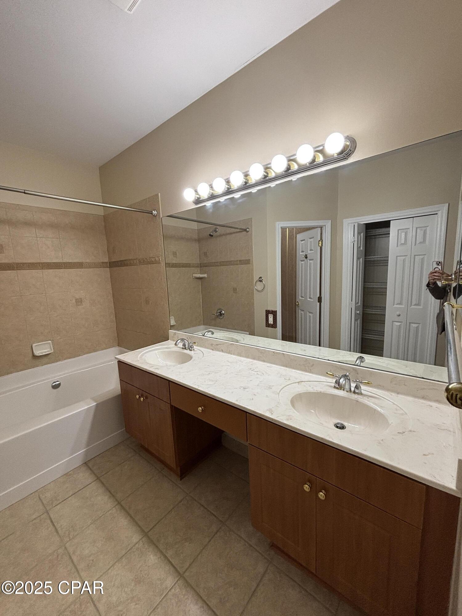 Hammocks - Residential Lease