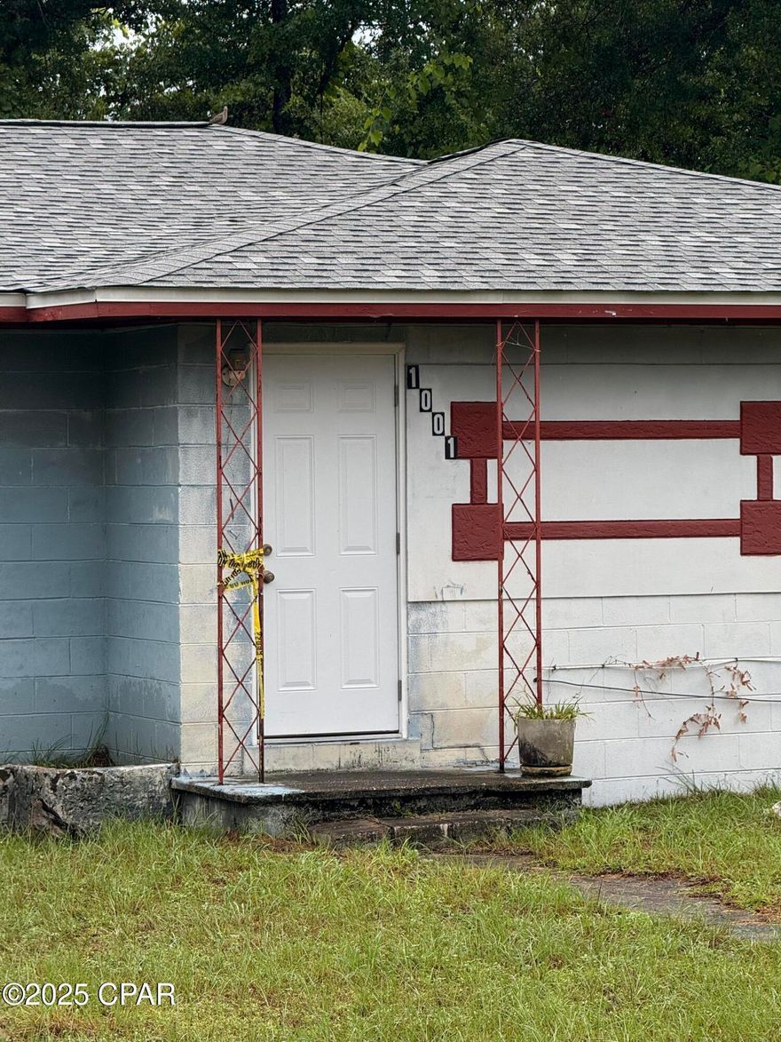 Investor Special - Prime Fixer-Upper on Oversized Corner Lot!

Been thinking about investing in real estate but not sure where to start? Here's your perfect opportunity to get your feet wet! 1001 Cypress Ave is a hidden gem bursting with potential, offering a solid foundation and endless possibilities for renovation or redevelopment.

Located in a charming, centrally located neighborhood close to downtown Panama City, the hospital, shopping, and both military bases, this home sits on an oversized corner lot that offers even more value — the lot can be split, making it ideal for resale, new construction, or even building a second home.

Whether you're a seasoned investor or a DIY enthusiast looking for your next project, this property gives you the chance to add significant value and personalize a home to your taste. The location, lot size, and potential make this an incredible find in today's market.

Don't miss out — opportunities like this don't come around often. Schedule your showing today and see the potential at 1001 Cypress Ave!