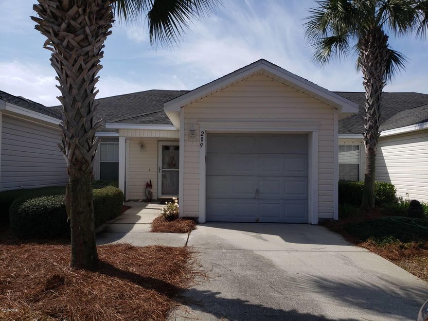 This townhome offers 2 Bedrooms and 2 Baths located in Palmetto Trace with access to the community pool. Kitchen equipped with a breakfast bar. Master bath has a double sink vanity, includes a washer and dryer. Garage for parking and also includes a visitor parking area and partially fenced backyard.



*All pets are a part of the application process and are subject to the homeowner's approval*