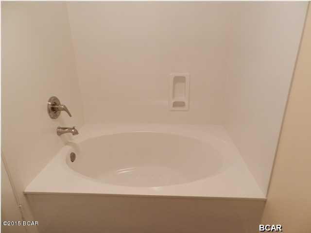 Hombre Golf Village - Residential Lease