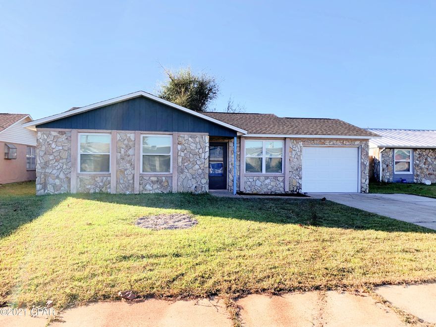 CURRENTLY UNDER CONTRACT, SELLER ACCEPTING BACKUP OFFERS. New A/C to be installed.  Cozy three bedroom two bath home in Callaway.  Home is just minutes to shopping, Starbucks, gyms and Tyndall Air Force Base.  The roof is only 3 years old and the interior has been freshly painted.  The home features an open floor plan which is great for entertaining.  Enjoy the spacious back yard with privacy fence.  This is a great home and area for under the $200k price range.  Do not miss your opportunity to get an affordable home for less than the cost of renting!