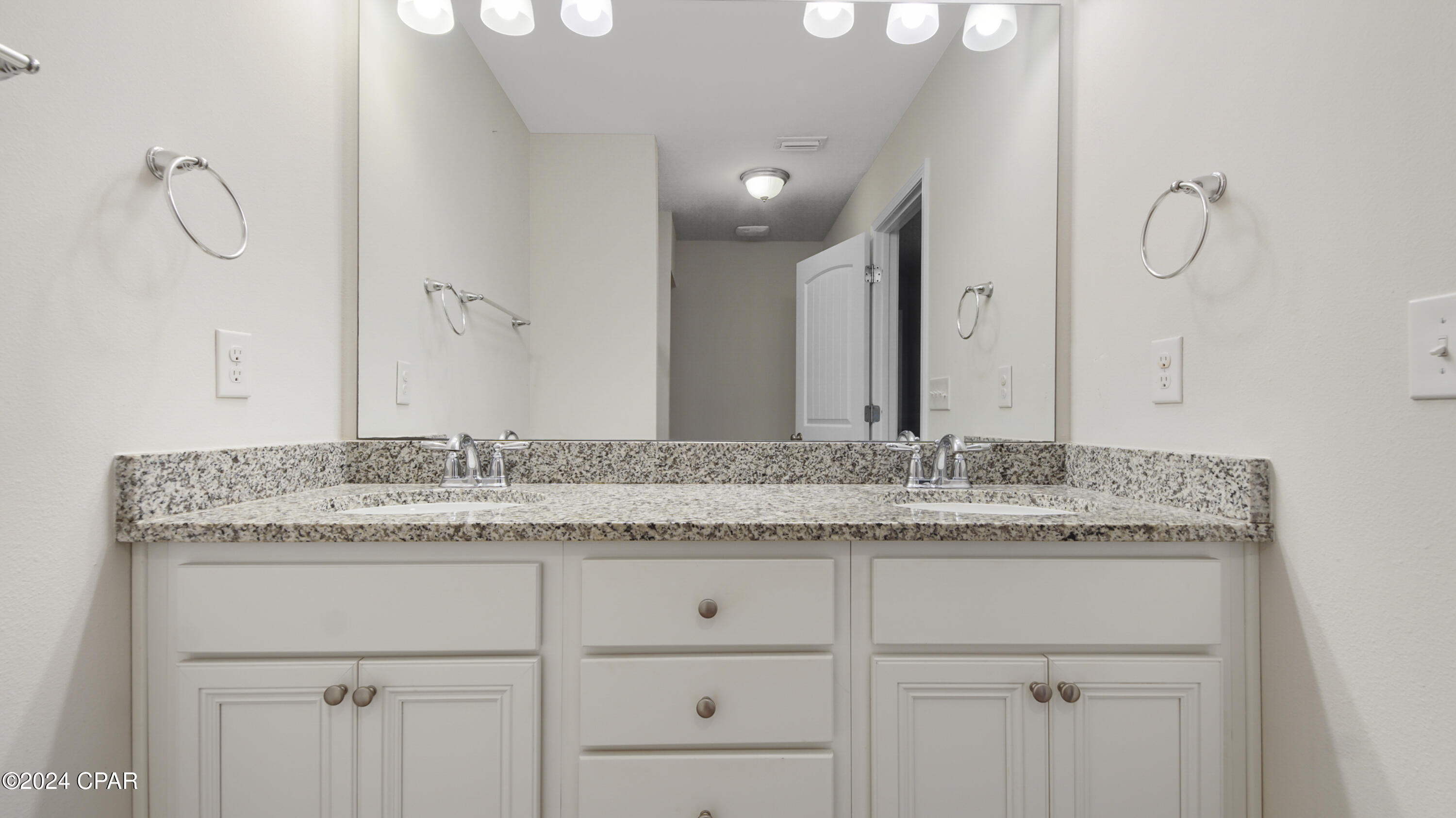 Hathaway Townhomes - Residential Lease