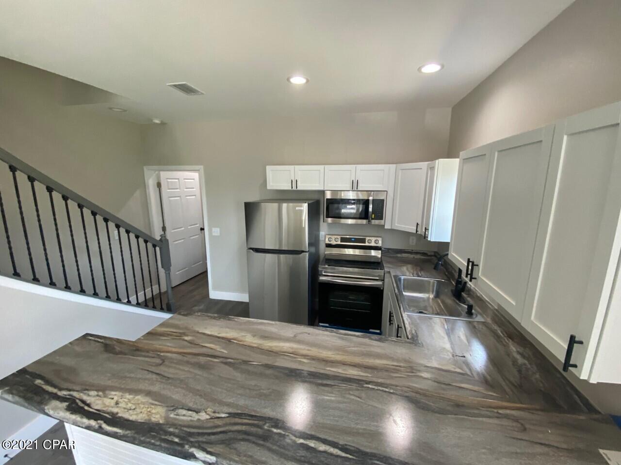 [No Recorded Subdiv] - Residential Lease