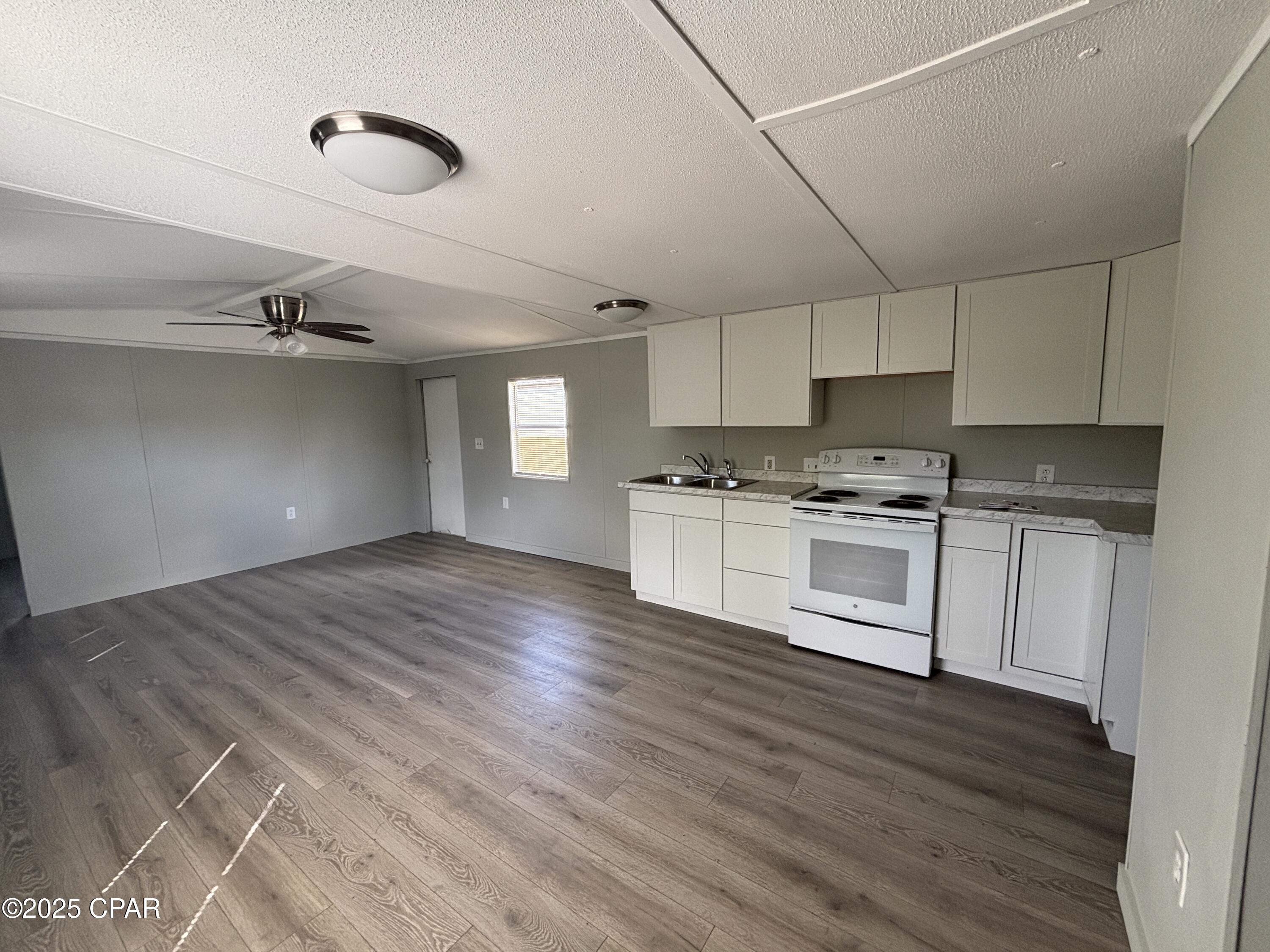 [No Recorded Subdiv] - Residential Lease