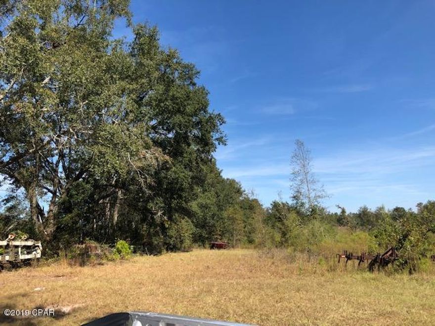 8acs with highway frontage on Hwy 273 N in Jackson Co. Land is unrestricted for homes or mobile homes, pets, horses, cows.

Trees have been cut so it will need some clean-up.