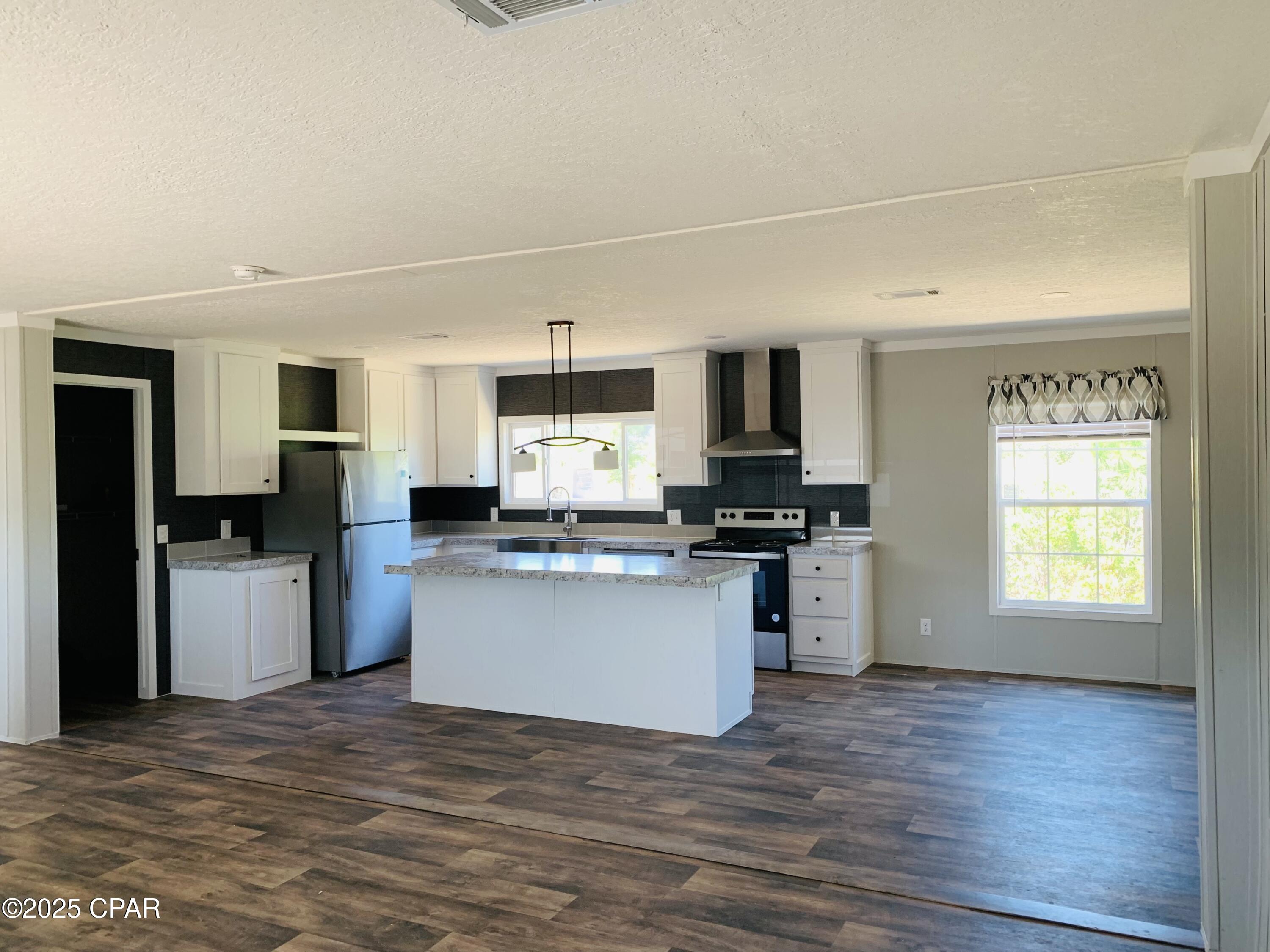 [No Recorded Subdiv] - Commercial Sale