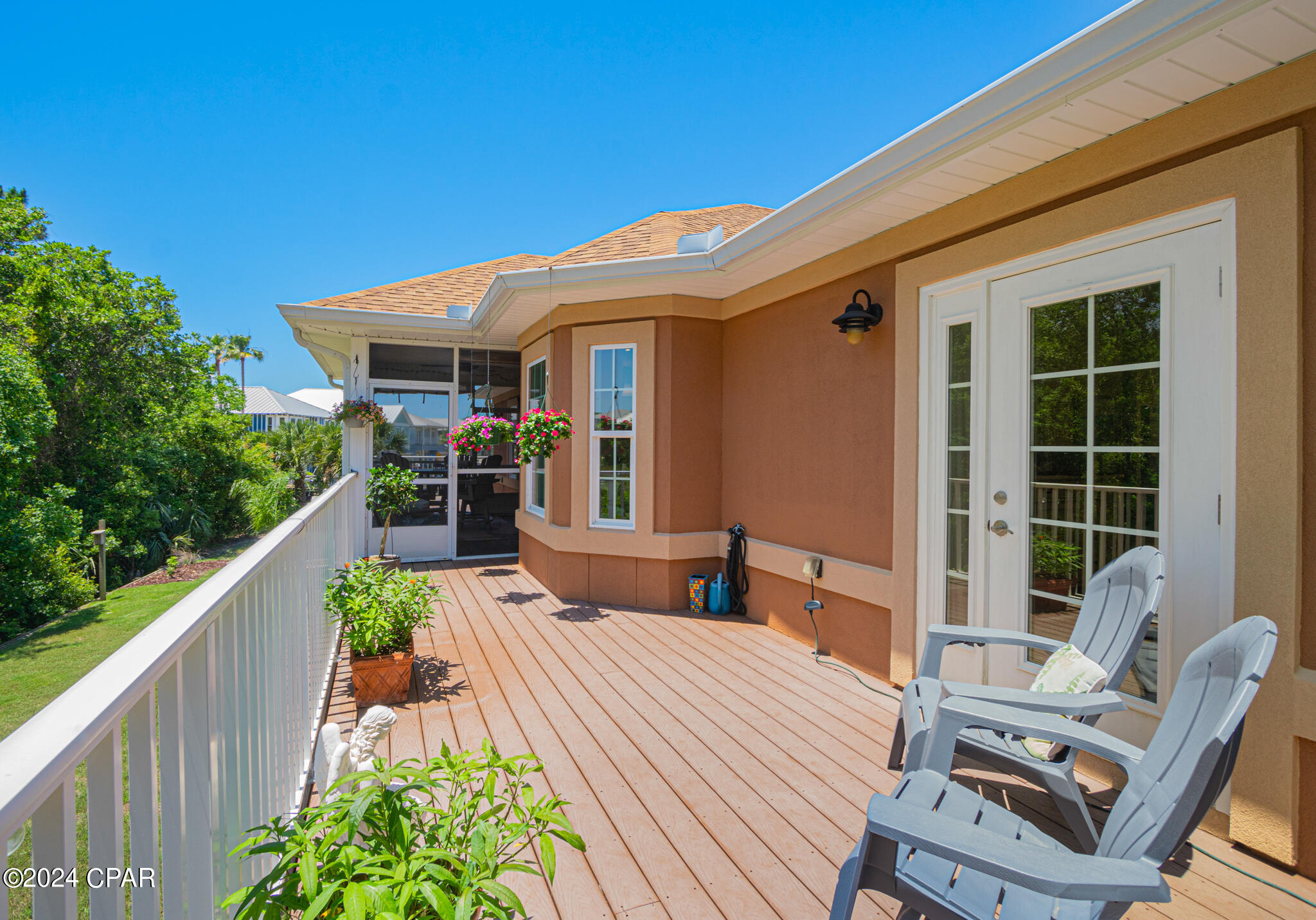 Summer Breeze - Residential